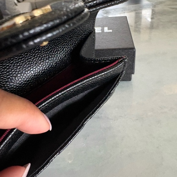 Chanel Caviar Quilted Flap Card holder like new condition in a box - Picture 6 of 9